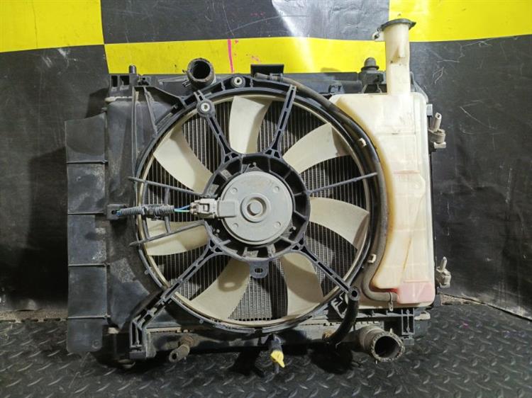Радиатор основной Тойота Витц в Махачкале 114337