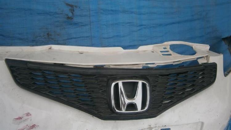 Решетка радиатора Хонда Джаз в Махачкале 14129
