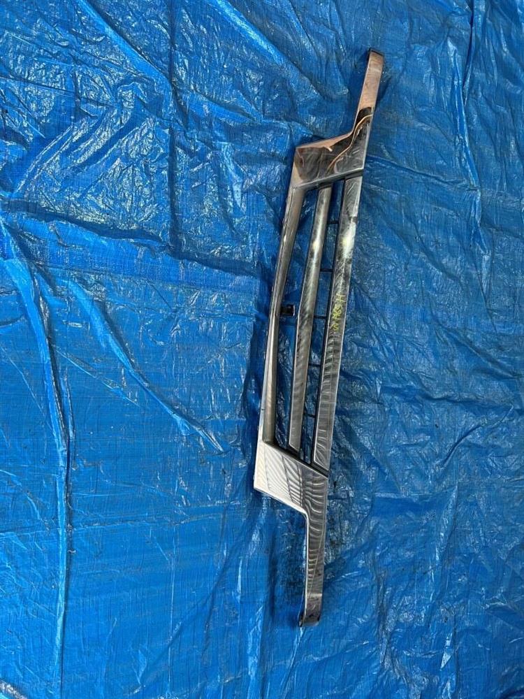 Решетка радиатора Ниссан Титан в Махачкале 237055