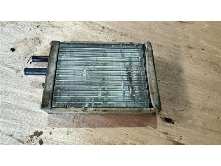 Радиатор печки Исузу Гига в Махачкале 240069