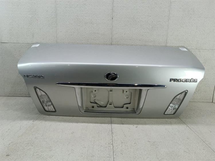 Крышка багажника Тойота Прогресс в Махачкале 455372